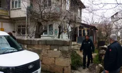 Yalnız yaşadığı evde sobadan sızan gazdan hayatını kaybetti