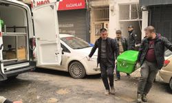 Yaşlı adam yalnız yaşadığı evde bıçaklanarak öldürüldü