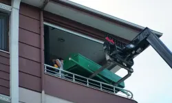 250 kilo ağırlığındaki kişinin cenazesi evinden forkliftle çıkarıldı