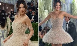 2.550 Saatte Hazırlandı: Baloncuk Üfleyen Elbise Met Gala’da Olay Oldu