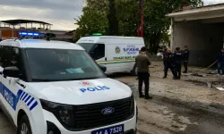 39 yaşındaki adam elektrik direğinden düşüp öldü; Olay kamerada