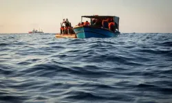 Göçmen teknesi battı: 14 kişi kayıp
