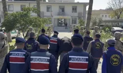 Oğlu annesinin başına odunla vurup öld*rdü: Arkadaşı da tutuklandı
