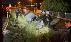 Hafif ticari araç şarampole devrildi; 1 ölü, 3 yaralı