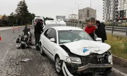 Otomobil, motosikletiyle çarpıştı: 1'i ağır, 2 yaralı