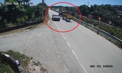 Antalya'da kan donduran kaza! Hatalı sollama sonucu 3 yaralı