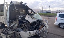 Bursa'da kamyonet TIR'a arkadan çarptı! 1 ölü, 1 ağır yaralı var