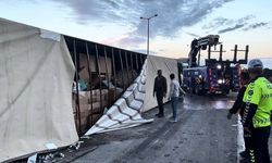 Devrilen dorseyi kaldırırken TIR yan yattı! 1 yaralı