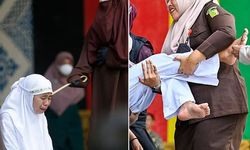 Evlilik dışı cins*l ilişkiye giren kadın kırbaçlanırken bayıldı