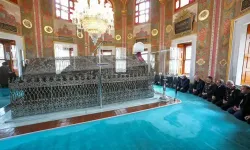 Fatih Sultan Mehmet, vefatının 545'inci yılında kabri başında anıldı