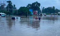 Hatay sel felaketinde can kaybı 3’e yükseldi! Asi Nehri taştı, köprüler çöktü