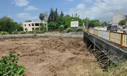 Hatay’da dere taştı, iki mahalleyi bağlayan köprü ulaşıma kapatıldı