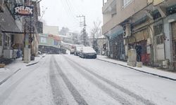 Kahramanmaraş Andırın'da kar şoku! Baharda kış geri geldi!