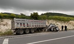 Kahramanmaraş Pazarcık’ta tır şarampole devrildi: 1 yaralı