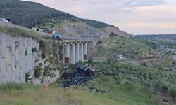 Kahramanmaraş yolunda tır viyadükten uçtu: 3 ölü, 3 yaralı