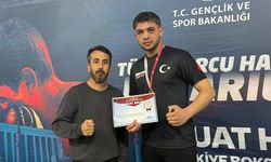 Kahramanmaraşlı Cihangir Tatlı boksda Türkiye üçüncüsü oldu