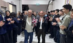 Kahramanmaraş'ta 40 yıllık edebiyat öğretmeni emekli oldu