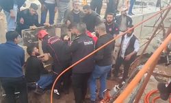 Kahramanmaraş’ta Arasa Otoparkı Önünde Göçük: Vatandaş Enkaz Altında Kaldı