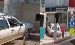 Kahramanmaraş'ta park halindeki araç dükkana daldı!