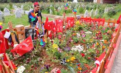 Kahramanmaraş’ta Yürek Yakan Olayın Ardından Mezarlar Ziyaret Ediliyor