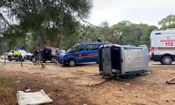 Manavgat Acısu Caddesi'nde feci kaza! Araç takla atarak durdu
