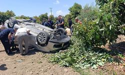 Manavgat’ta otomobil avokado bahçesine uçtu 2 yaralı var