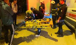 Motosiklet, park halindeki kamyonun altına girdi: 1 ölü