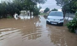 Osmaniye’de sağanak hayatı felç etti! Sel nedeniyle yollar kapandı, evleri su bastı