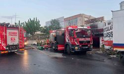 Parfüm imalatı tesisinde çıkan yangın korkuttu