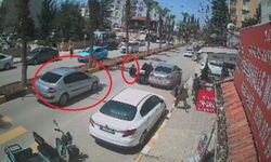 Reyhanlı’da Elektrikli Motosiklet Kazası Kamerada: Kadın ve Çocuk Son Anda Kurtuldu
