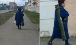 Rusya’da yaşlı bir kadın tanksavar roketatarıyla dolaşırken görüntülendi