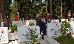 Kahramanmaraş SGK'da vefa! Sosyal Güvenlik Haftası şehitlik ziyaretiyle başladı