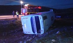 Taraftarları taşıyan midibüs devrildi, 27 taraftar yaralandı