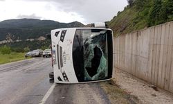 Tokat'ta cenaze dönüşü kaza! Midibüs devrildi