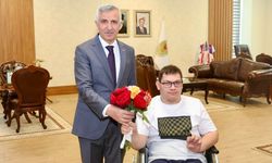 Vali Mükerrem Ünlüer özel çocukları makamında ağırladı!