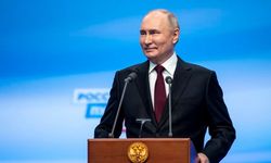 Vladimir Putin uçaktan inmeden dünyaya ilan etti!