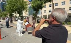 24 yıllık evliliğin bitişini davul zurnayla kutladı