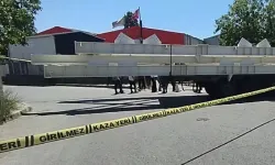 TIR’ın dorsesi ile bahçe duvarı arasına sıkışan Berat öldü