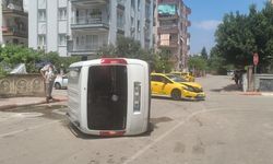 Antalya'da feci kaza! Yan yatan araçtan burnu bile kanamadan çıktı