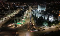 Azerbaycan Bulvarı'nda gece asfalt mesaisi başladı