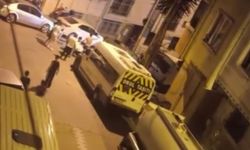 İki grup sopalarla birbirine girdi; o anlar kamerada