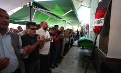 Ces*di Kızılırmak Nehri'ne düşen otomobilde bulunan 2 çocuk annesi toprağa verildi