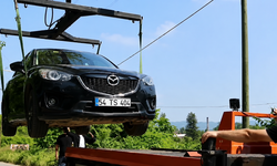 Camları Kırık Otomobilde Erkek Ces*di Bulundu