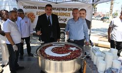 Türkoğlu Millet Meydanı’nda birlik beraberlik aşuresi