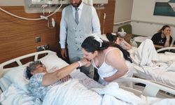 Gelinlik ve Damatlıkla Hastaneye Gittiler: Anneye Büyük Sürpriz