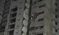 7.2 ve 7.5'lik depremi yaşayan Türk: "Her yer cehennem, her yer yıkıldı"