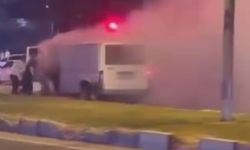 Kahramanmaraş'ta park halindeki ticari araç yangını korkuttu