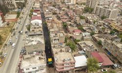 Kahramanmaraş’ta Sokaklar Sıcak Asfaltla Yenileniyor