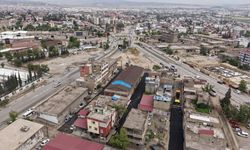 Menderes Mahallesi'nde sıcak asfalt çalışması başladı