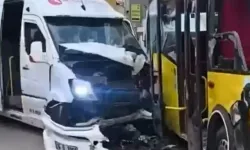 Servis minibüsü ile halk otobüsü çarpıştı: 5 kişi yaralandı